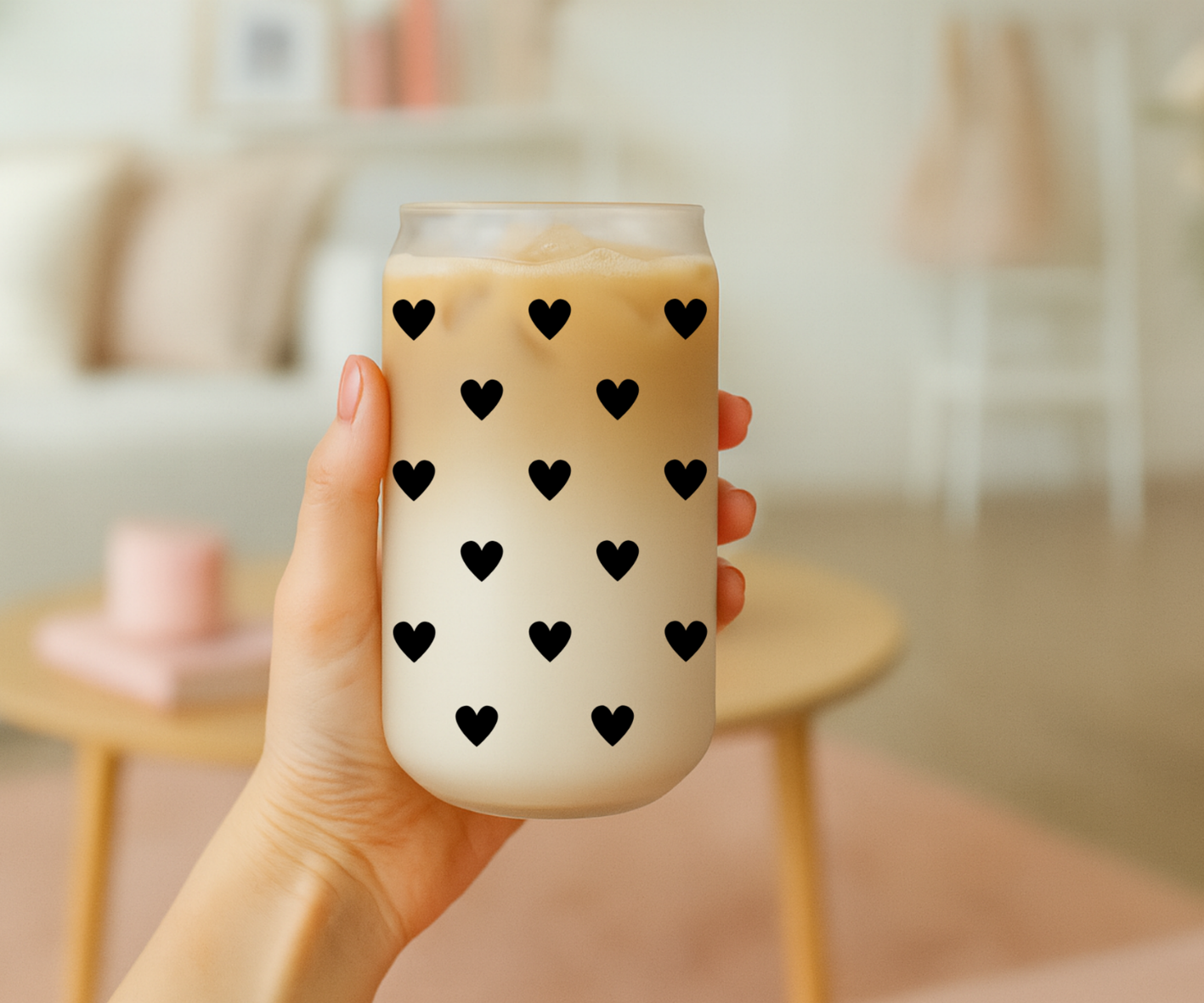 sklenicka-na-kavu-cerna-srdicka